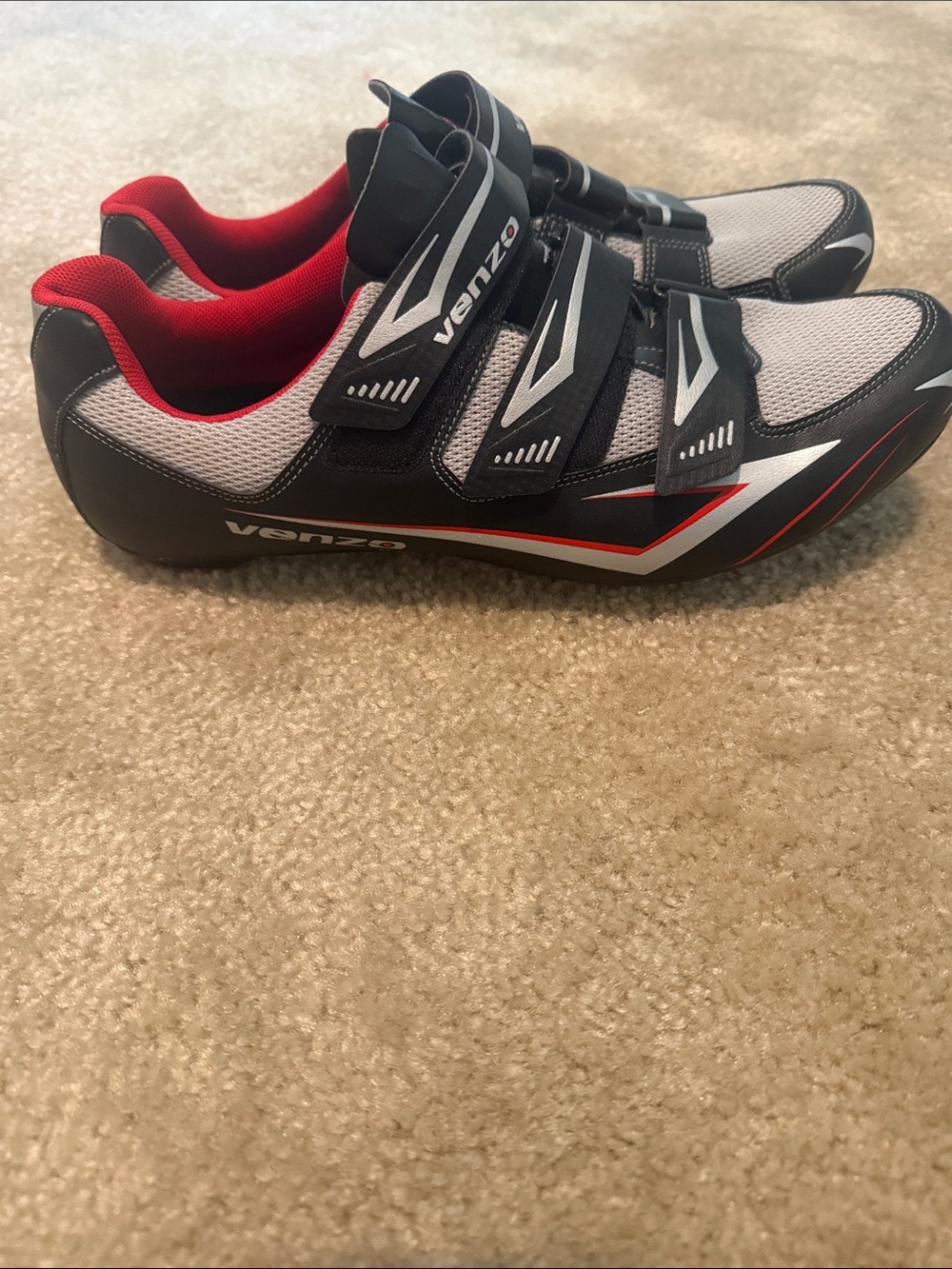 Venzo Men's Athletic Cycling Shoes - Gray/Black with Red